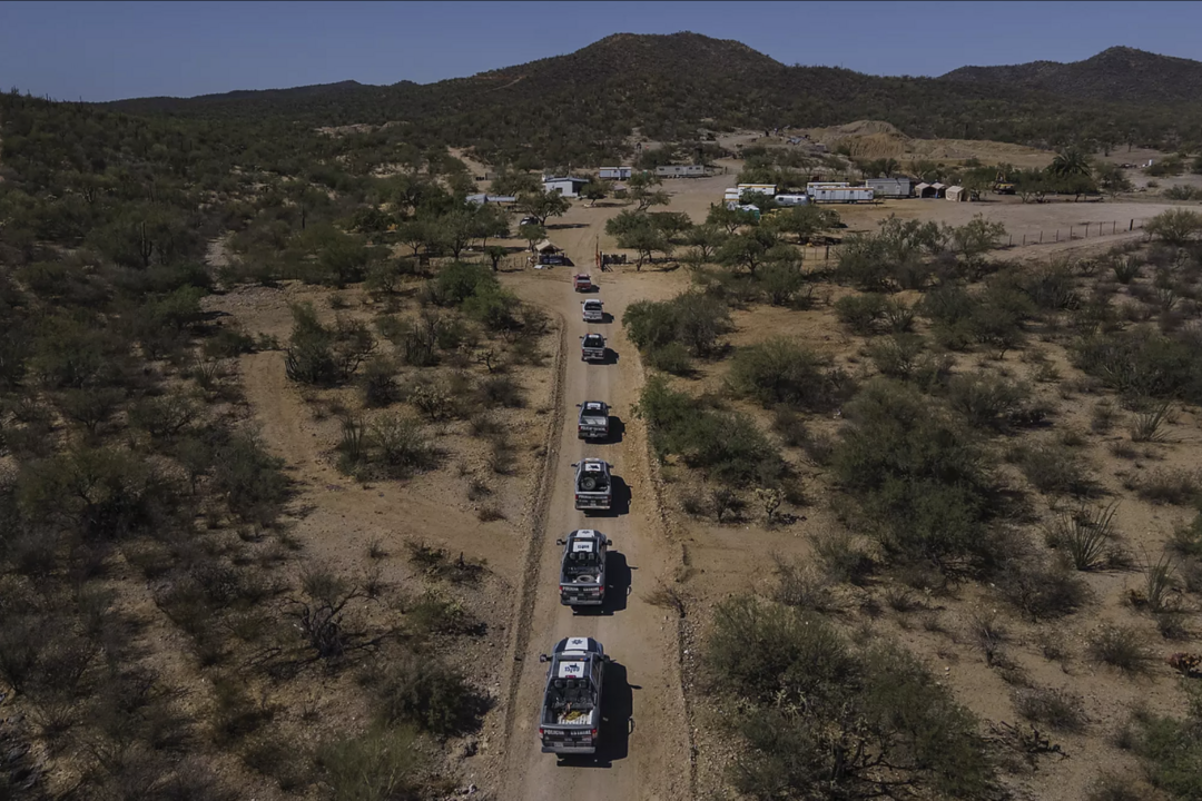 Gold, guns and cartels: The battle for a billion-dollar mine